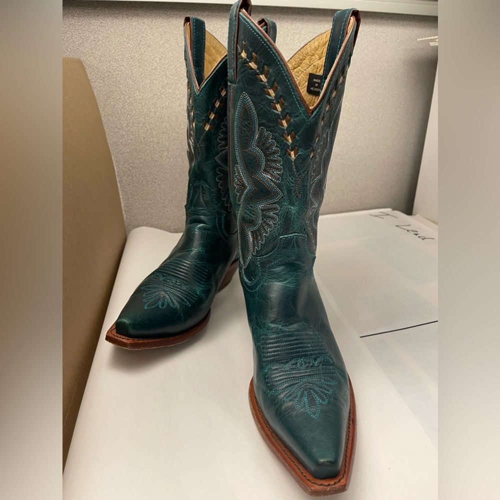 Cowgirl Boots size 8 B